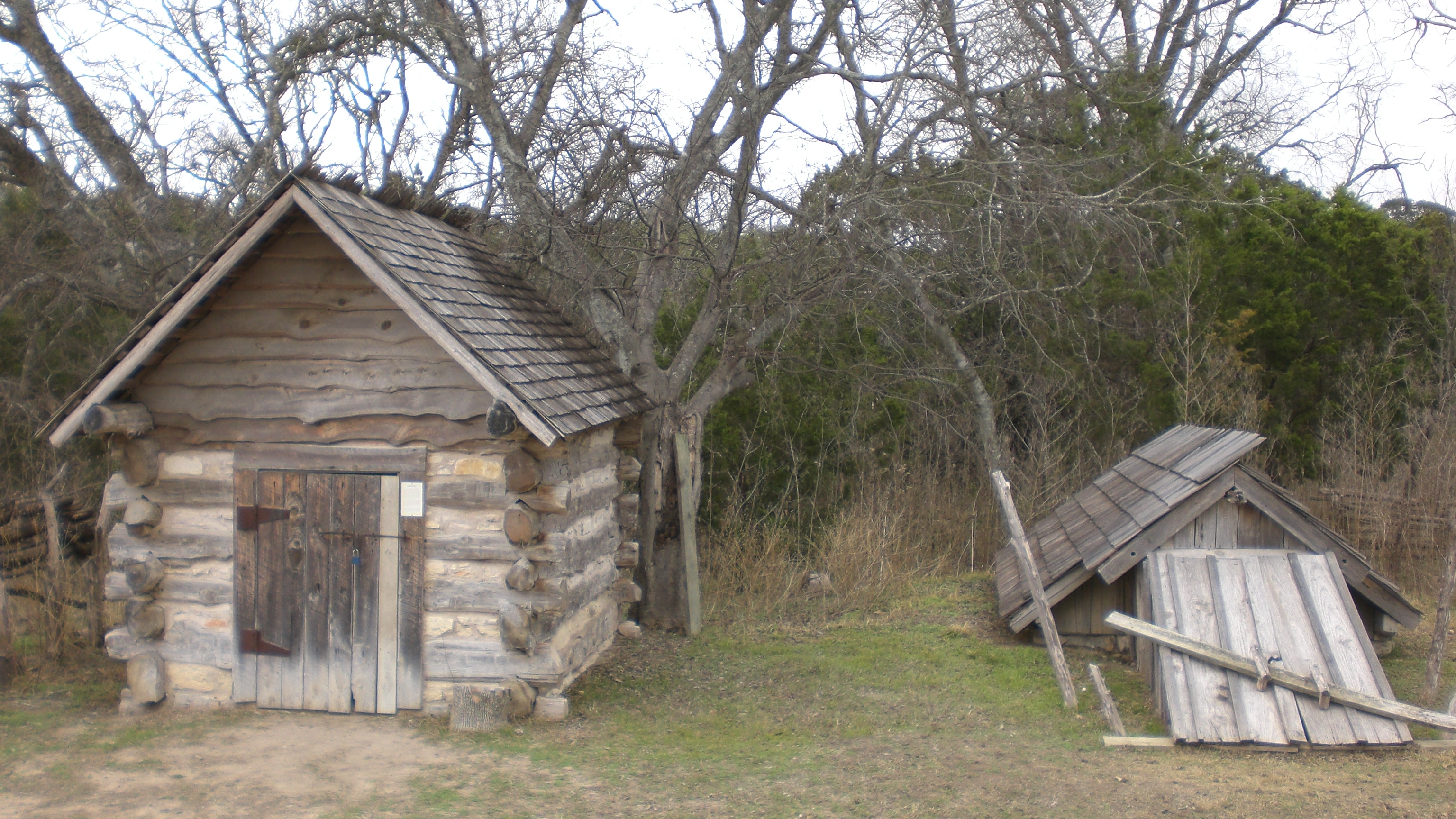 Pioneer_Farms/outbuildings.JPG